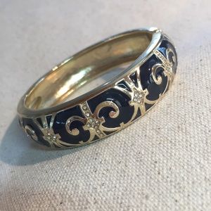 Black enameled hinged bangle
